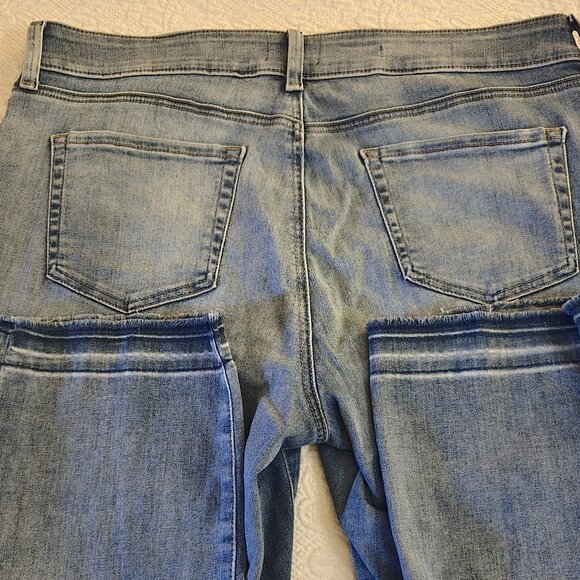 NYDJ WIDE CUFF CAPRI  SZ 14P - Picture 3 of 5